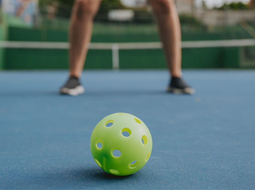 difference between best indoor court shoes for pickleball and cross trainers