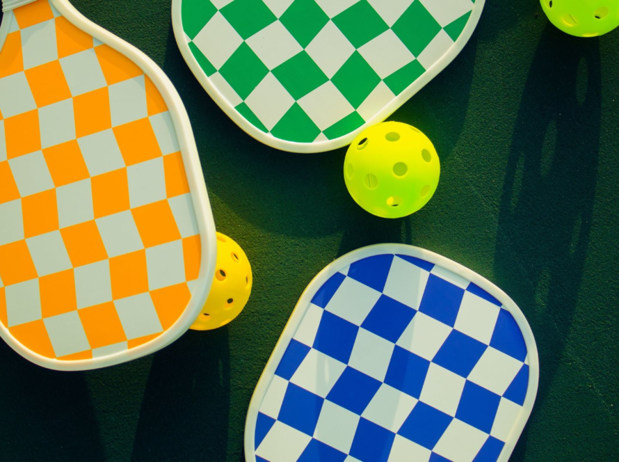 what to look for in best indoor court shoes for pickleball