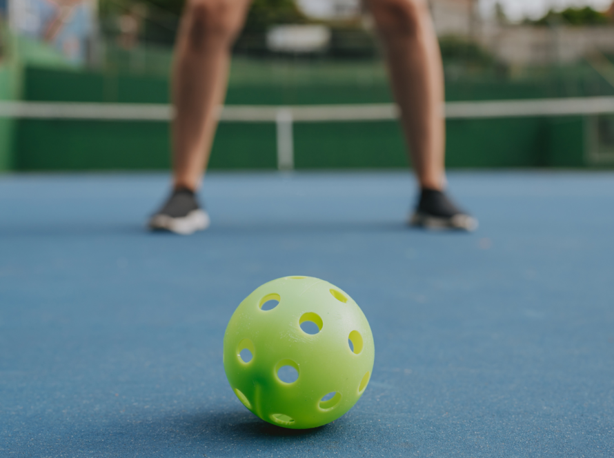 how to choose what kind of shoes are good for pickleball